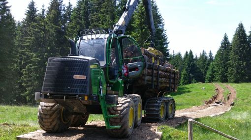 wiss-ag-dietwil-maschinenpark-forwarder-john-deere-1110E_IMAG0863
