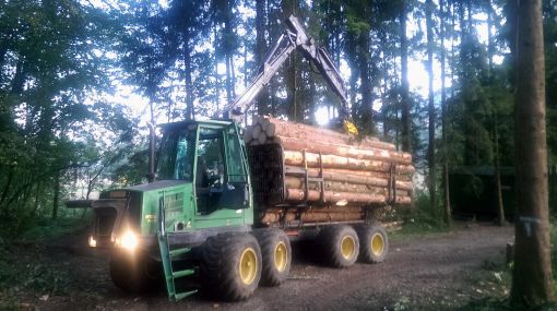 wiss-ag-dietwil-maschinenpark-forwarder-john-deere-810D_IMAG0375